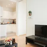 2 Room Suite Pedestrian Area
