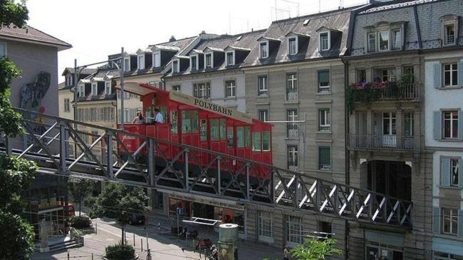Hotel 2 Pedestrian Area *